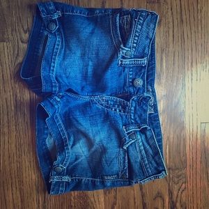 Silver jeans co cut off shorts. Style MARTI